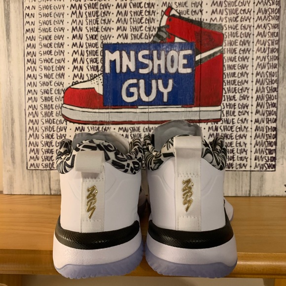 Jordan Zion 1 “Black and White” women’s size 8 - Picture 5 of 7